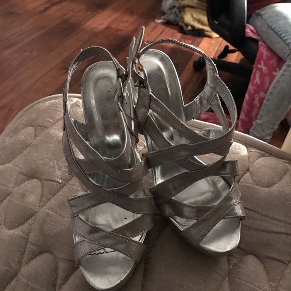 Heels - Picture 1 of 1